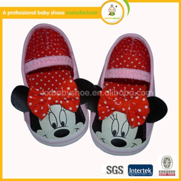 2015 vendem por atacado os sapatos de mocassins artesanais mickey bonitos do bebê